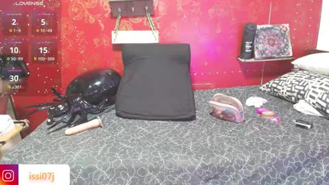 Snapshot of isis_blade chatting on 19, 10, 2025 Isis Blade online show from 19, 10, 2025