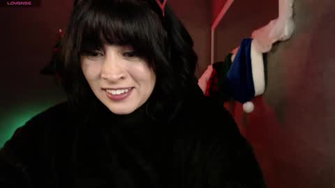 Snapshot of isis_diosa chatting on 27, 12, 2024 Ana Maria online show from 27, 12, 2024