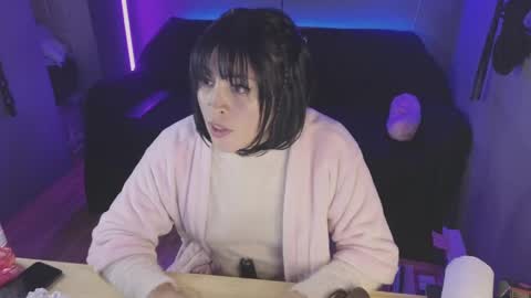 Snapshot of isis_diosa chatting on 4, 2, 2025 Ana Maria online show from 4, 2, 2025