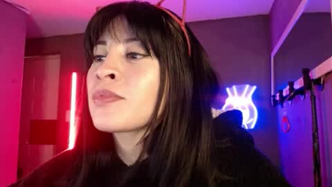 Snapshot of isis_diosa chatting on 28, 10, 2025 Ana Maria online show from 28, 10, 2025