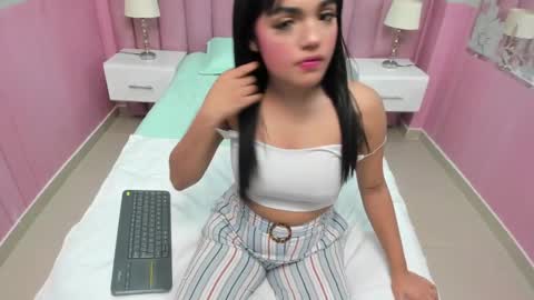 Snapshot of isis_loraine_ chatting on 11, 3, 2025 ISIS online show from 11, 3, 2025