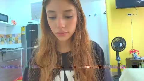 Snapshot of isis_pink chatting on 30, 4, 2026 Alaya online show from 30, 4, 2026