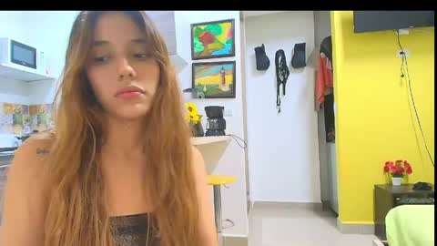 Snapshot of isis_pink chatting on 9, 6, 2026 Alaya online show from 9, 6, 2026