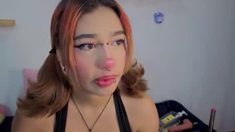 Isisjones18 online show from 2, 11, 2025