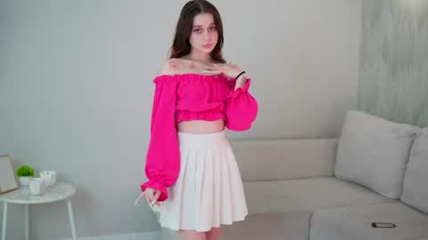 Snapshot of isisschwendinger chatting on 15, 6, 2026 Linet online show from 15, 6, 2026