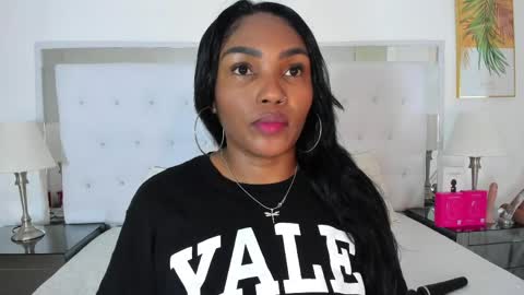 Snapshot of isla_scott chatting on 5, 5, 2026 Vanessa online show from 5, 5, 2026