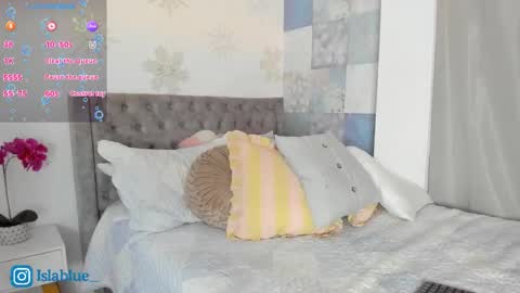 Isla Blue online show from 28, 3, 2026