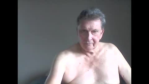 Snapshot of island625103 chatting on 6, 3, 2025 island625103 online show from 6, 3, 2025