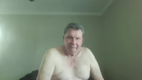 Snapshot of island625103 chatting on 15, 10, 2025 island625103 online show from 15, 10, 2025