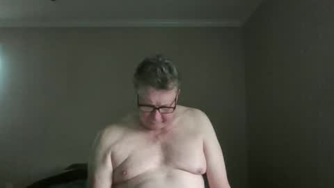 Snapshot of island625103 chatting on 25, 10, 2025 island625103 online show from 25, 10, 2025