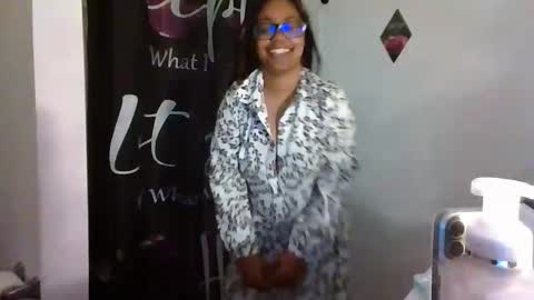 Snapshot of islothonit chatting on 20, 4, 2026 Sharice online show from 20, 4, 2026