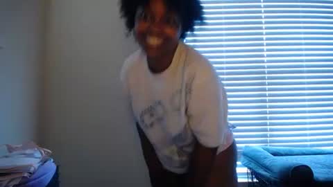 Snapshot of islothonit chatting on 23, 6, 2026 Sharice online show from 23, 6, 2026