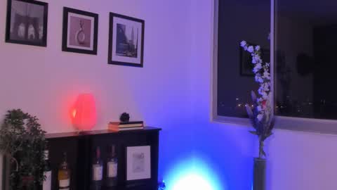 Julyane online show from 1, 3, 2025