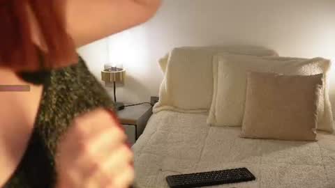 Snapshot of issa_baby_ chatting on 4, 7, 2026 issa baby online show from 4, 7, 2026