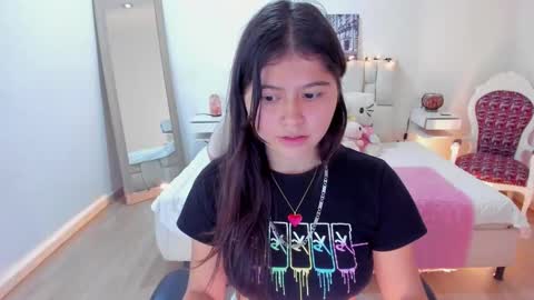 Snapshot of issa_loren chatting on 6, 11, 2025 Issa online show from 6, 11, 2025