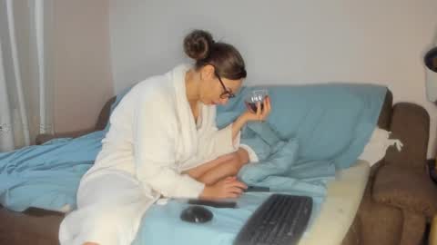 Issabelle online show from 18, 11, 2025