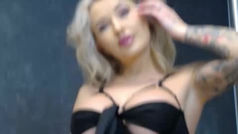 IssaSmyth online show from 7, 1, 2026