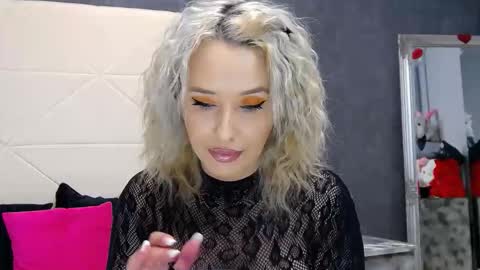 IssaSmyth online show from 16, 1, 2026