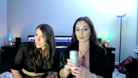 Snapshot of italiana25 chatting on 15, 6, 2026 Bella Bloom online show from 15, 6, 2026