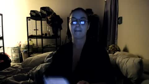 Snapshot of italiana25 chatting on 22, 6, 2026 Bella Bloom online show from 22, 6, 2026