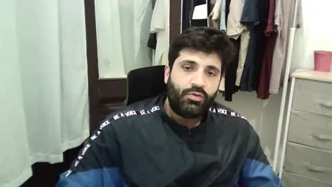 italianboybcn online show from 31, 10, 2025