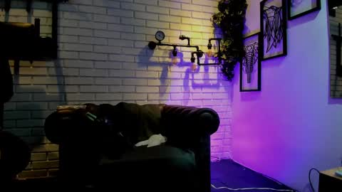 Italo Moore online show from 10, 9, 2025