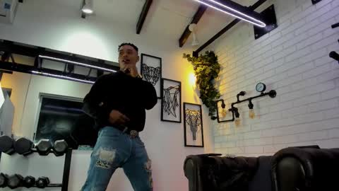 Italo Moore online show from 12, 11, 2025