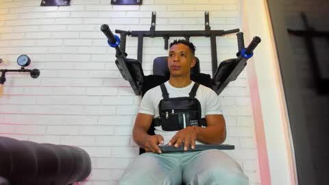 Italo Moore online show from 1, 12, 2025