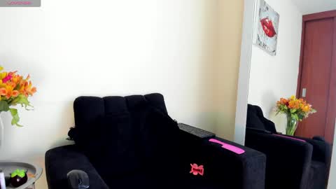 Snapshot of its__angelica_ chatting on 21, 4, 2026 Angelica online show from 21, 4, 2026