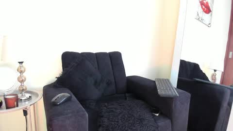 Snapshot of its__angelica_ chatting on 8, 5, 2026 Angelica online show from 8, 5, 2026