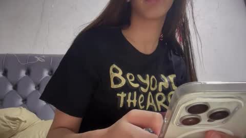 Cora online show from 19, 10, 2025