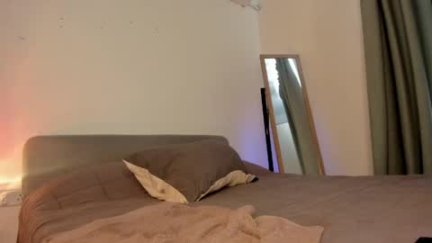 Isabella online show from 14, 4, 2026