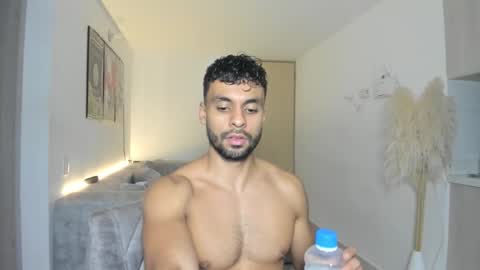 Snapshot of itsgeo1111 chatting on 8, 10, 2025 CALL ME GEO online show from 8, 10, 2025