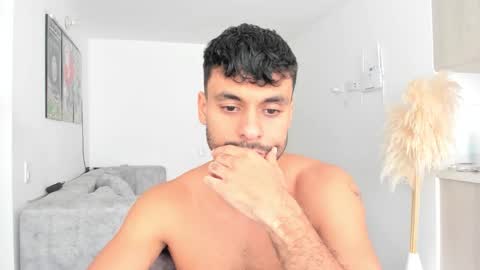 Snapshot of itsgeo1111 chatting on 12, 10, 2025 CALL ME GEO online show from 12, 10, 2025