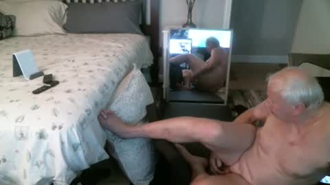 Snapshot of itsmehere2022 chatting on 5, 10, 2025 itsmehere2022 online show from 5, 10, 2025