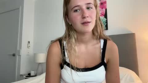 Snapshot of itsssosierra chatting on 16, 12, 2024  Sierra  online show from 16, 12, 2024