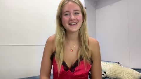 Snapshot of itsssosierra chatting on 3, 2, 2025  Sierra  online show from 3, 2, 2025