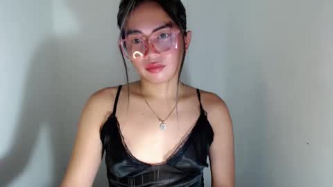 itsurgil_kloeh online show from 20, 11, 2025