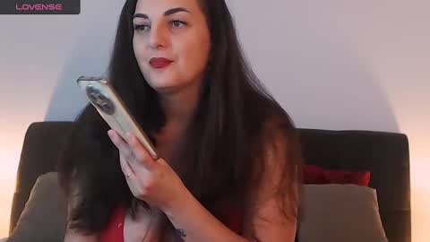 Melissa Khaan online show from 6, 12, 2024