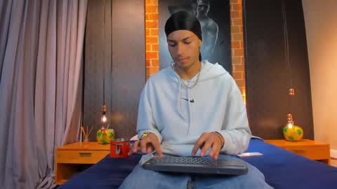 Snapshot of itszairen chatting on 8, 2, 2026 itszairen online show from 8, 2, 2026