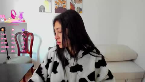 Snapshot of itziar_cailanie chatting on 26, 10, 2025 Itziar  online show from 26, 10, 2025