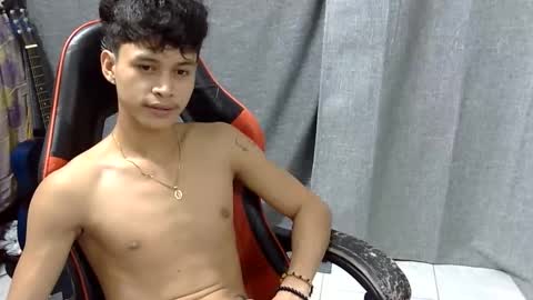 Snapshot of itzme_john chatting on 13, 5, 2026 itzme_john online show from 13, 5, 2026