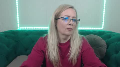 Snapshot of ivanacharm chatting on 3, 4, 2026 ivanacharm online show from 3, 4, 2026