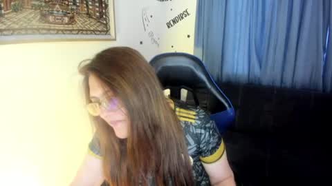 Snapshot of ivette_shaira chatting on 7, 7, 2026 IVETTE online show from 7, 7, 2026