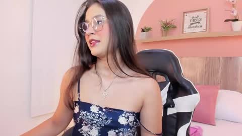 Snapshot of ivette_swan chatting on 20, 4, 2026 I V E T T E online show from 20, 4, 2026