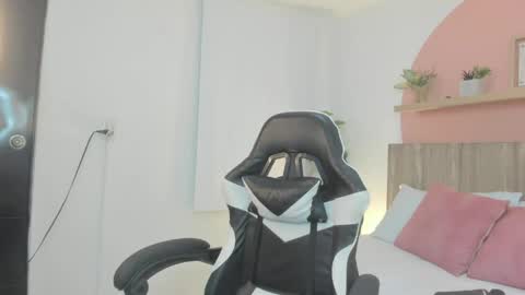 Snapshot of ivette_swan chatting on 23, 5, 2026 I V E T T E online show from 23, 5, 2026