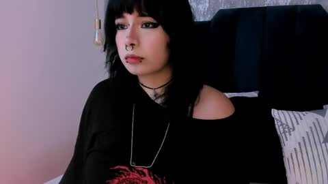 Snapshot of ivi_jones_ chatting on 2, 5, 2026 Ivi jones online show from 2, 5, 2026