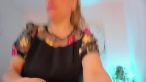 Snapshot of ivonne_4 chatting on 30, 4, 2026 Ivonne online show from 30, 4, 2026