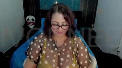 Snapshot of ivonnee17_ chatting on 7, 8, 2026 Ivonne online show from 7, 8, 2026