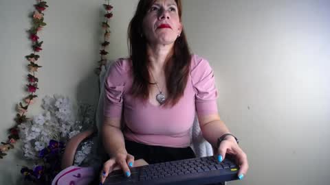 Snapshot of ivonnehills_19 chatting on 27, 5, 2026 Ivonne online show from 27, 5, 2026